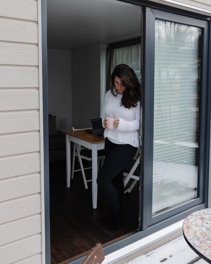 Tinylodge Am Ellertshaeuser See Stadtlauringen المظهر الخارجي الصورة